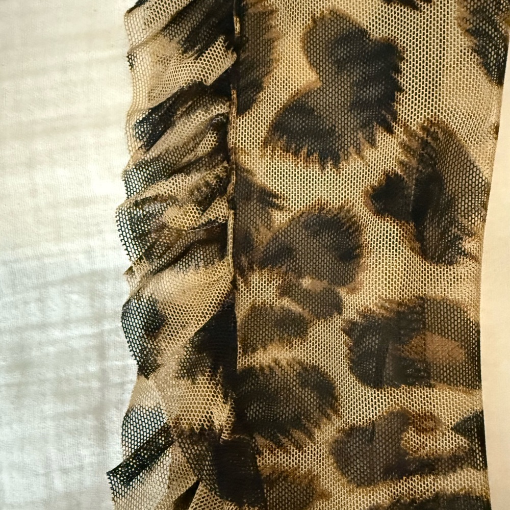Leopard Print Mesh Top - Picture 3 of 4